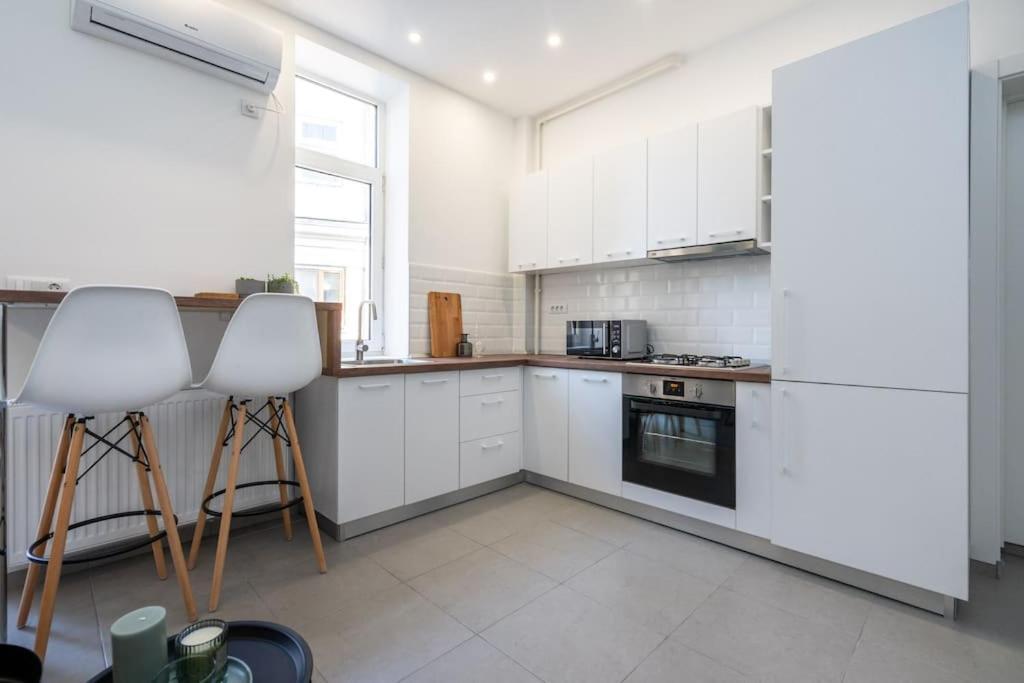 Holiday Vibe - 2R Apartment In Piata Romana 布加勒斯特 外观 照片
