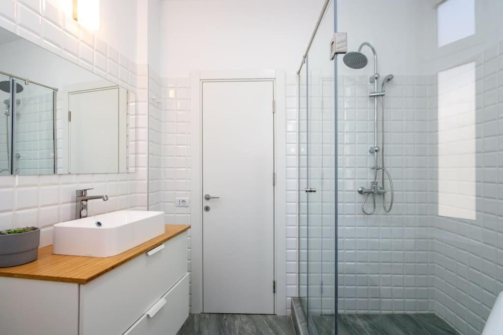 Holiday Vibe - 2R Apartment In Piata Romana 布加勒斯特 外观 照片